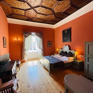 Zimmer mit Queensize-Bett